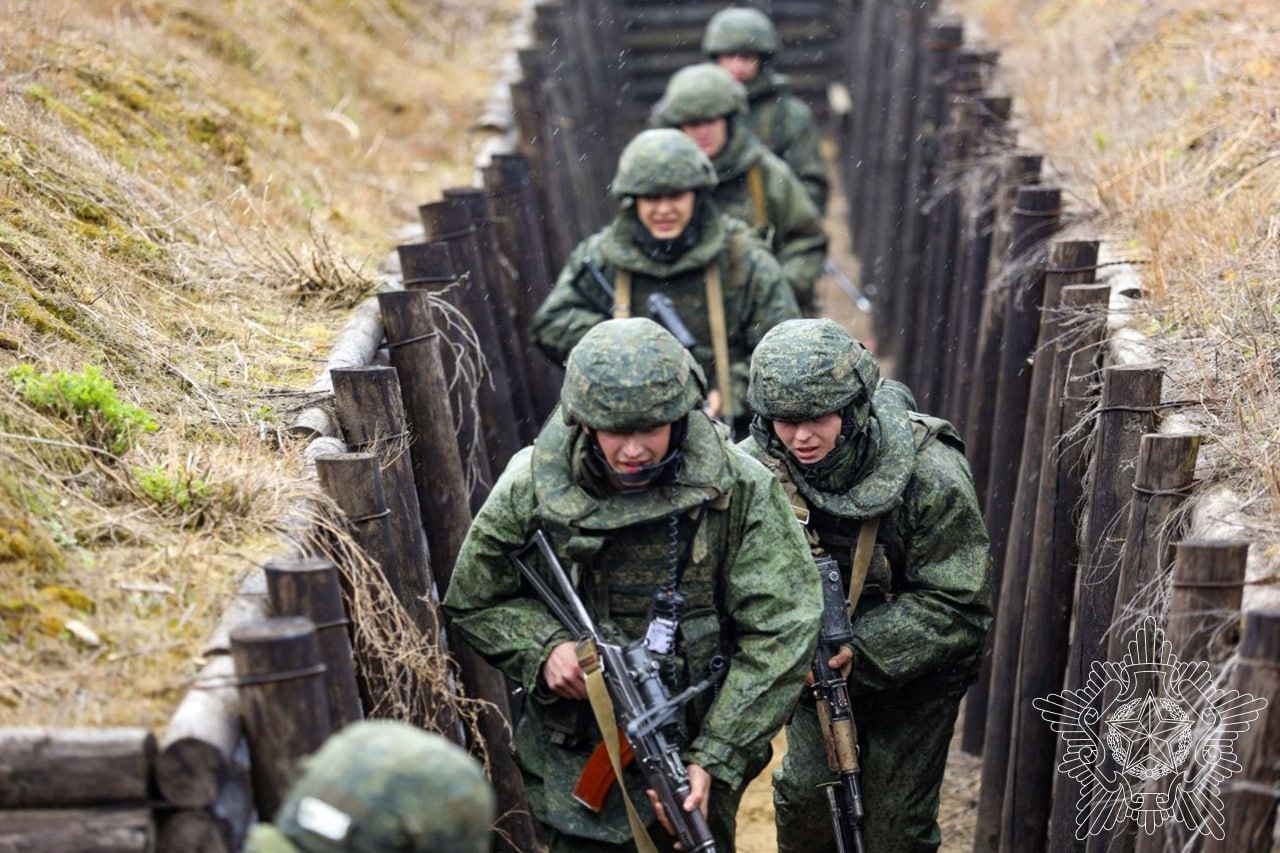 Минобороны:  В Брестской области проходит двухстороннее батальонное тактическое учение с подразделениями 38-й Брестской отдельной гвардейской десантно-штурмовой бригады и 103-й Витебской отдельной гвардейской воздушно-десантн